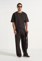 leon-boxy-cropped-hatched-t-shirt-dark-brown