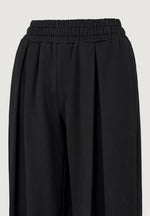 fanny-straight-leg-box-pleat-joggers-black