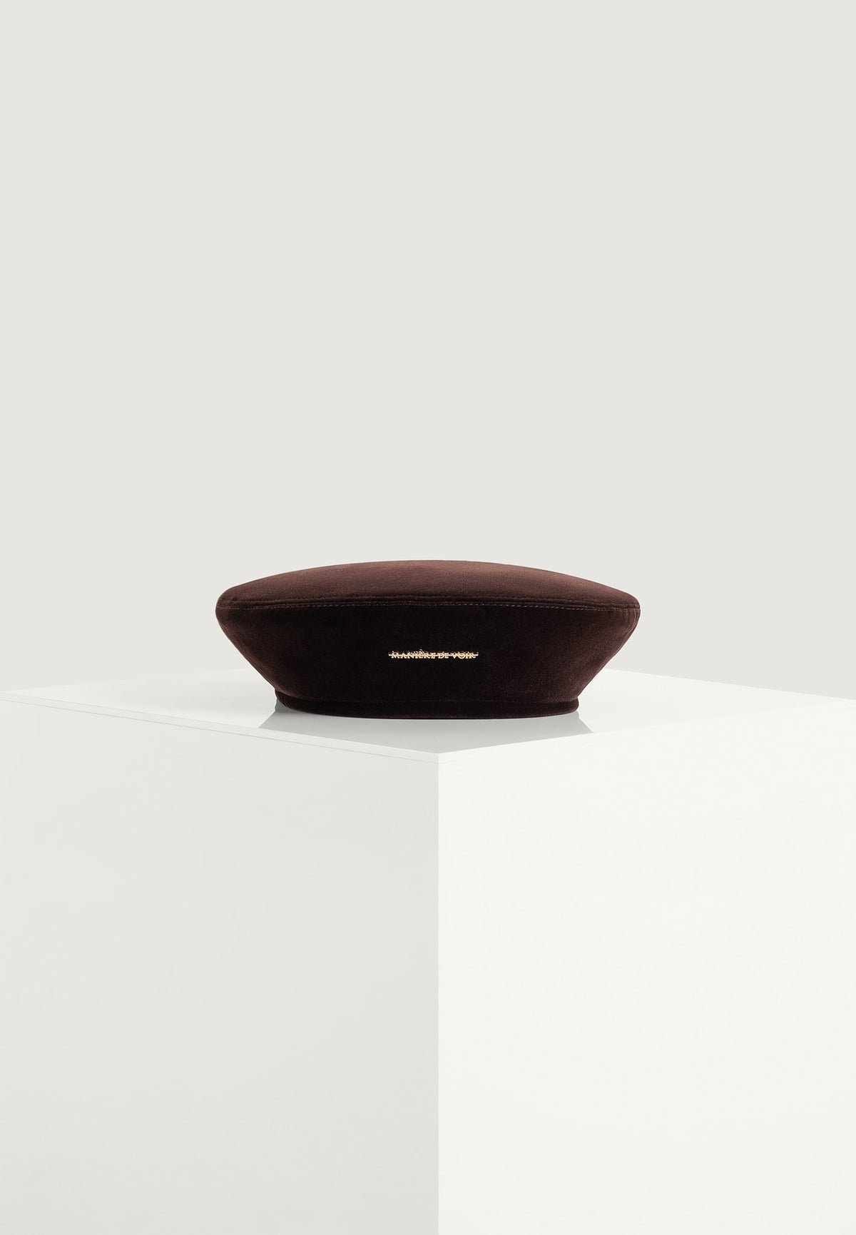 anya-velvet-beret-brown