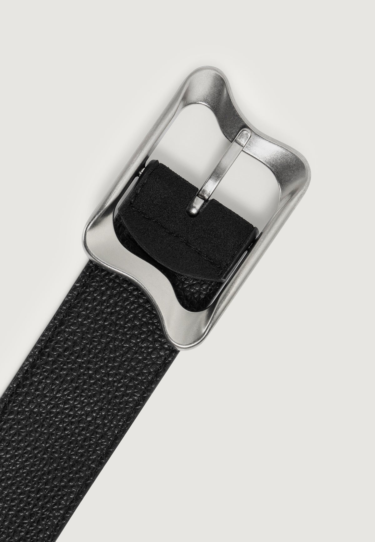 eleanor-suede-and-leather-statement-buckle-belt-black