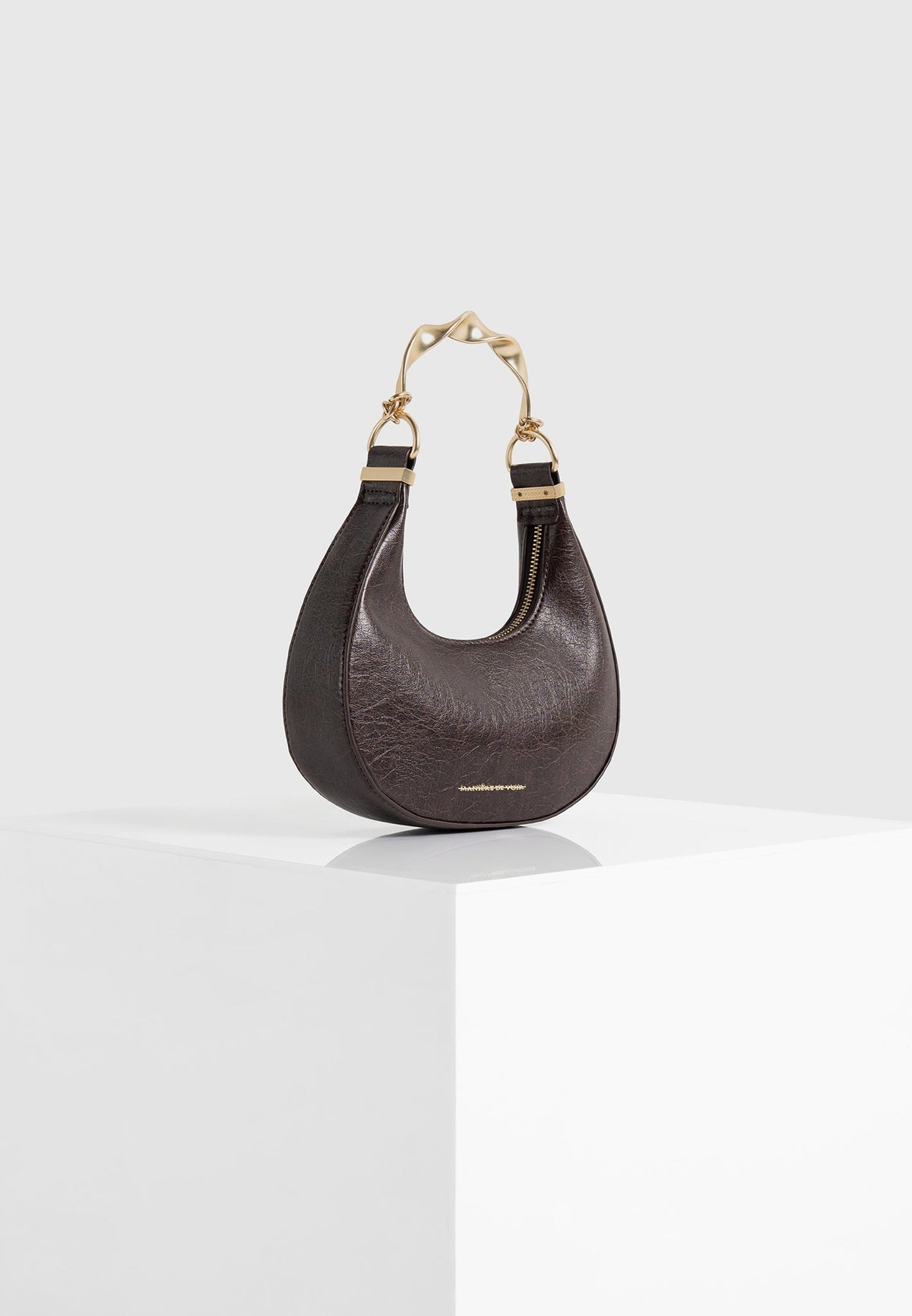 sadie-sculpted-leather-crescent-bag-brown