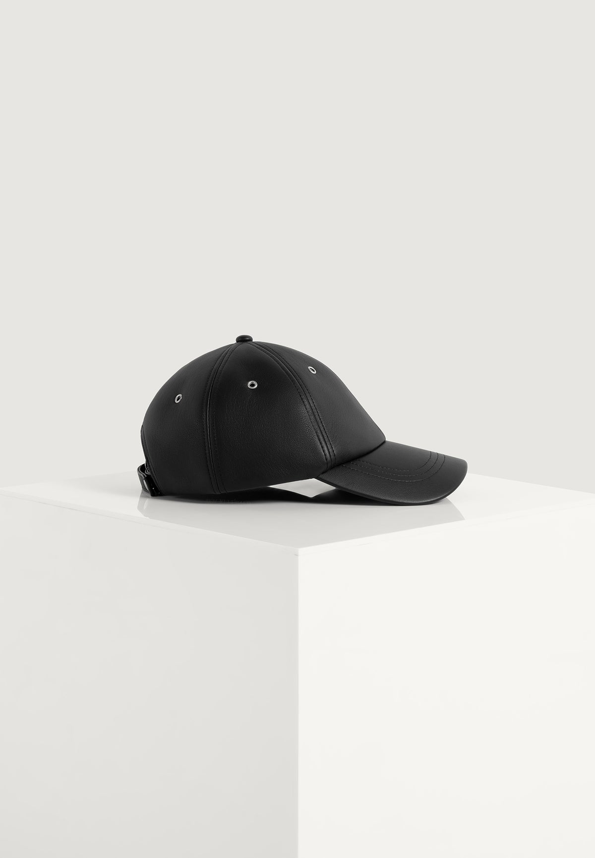 Lou - Leather Cap - Black