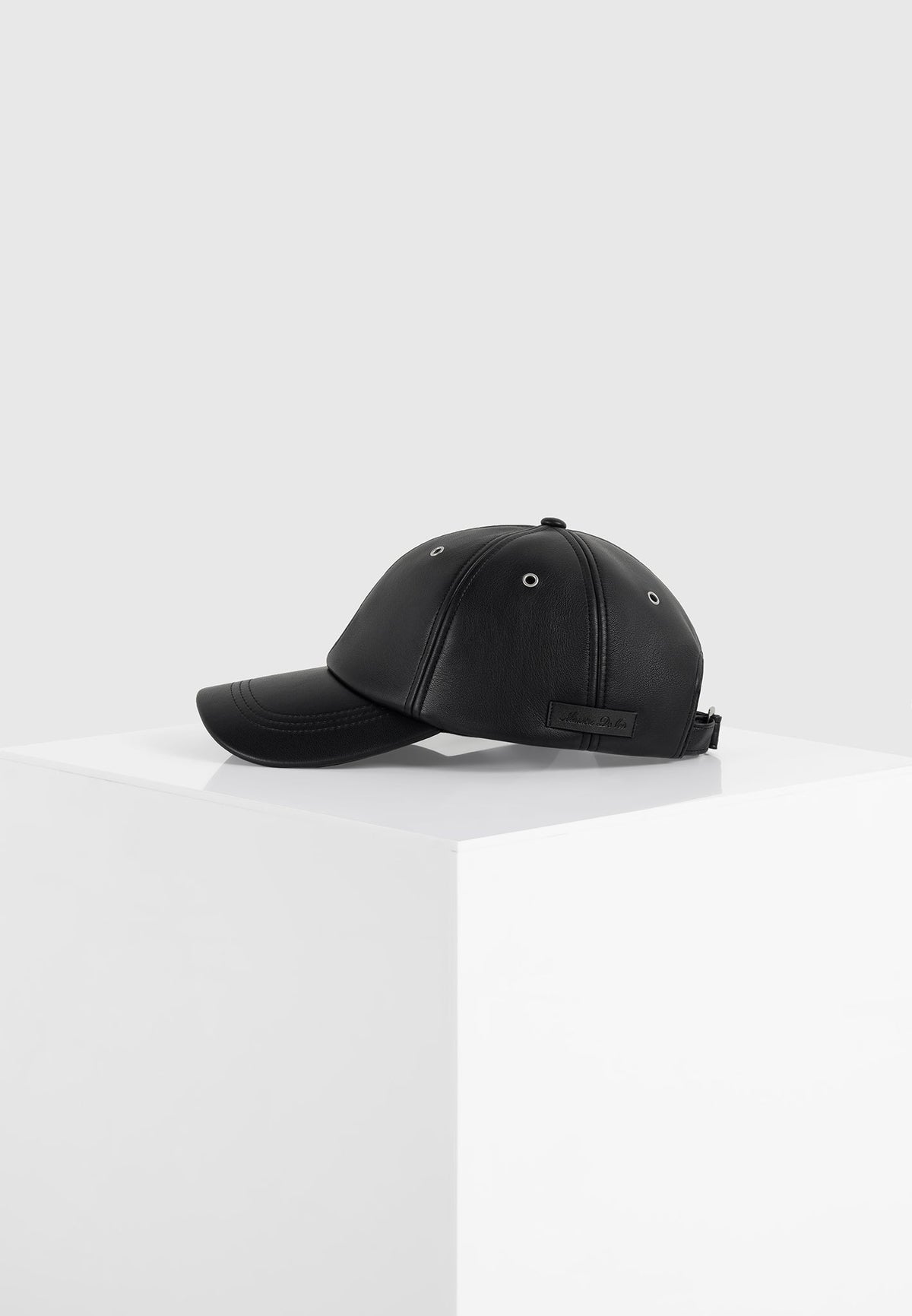 lou-leather-cap-black
