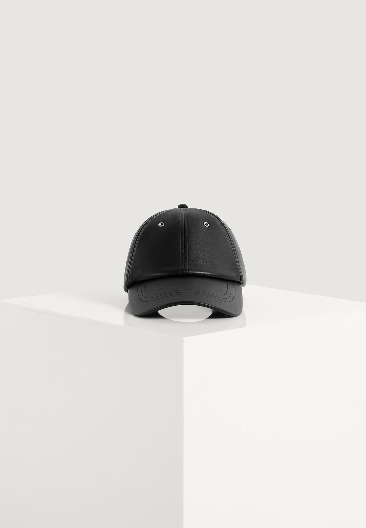 Lou - Leather Cap - Black