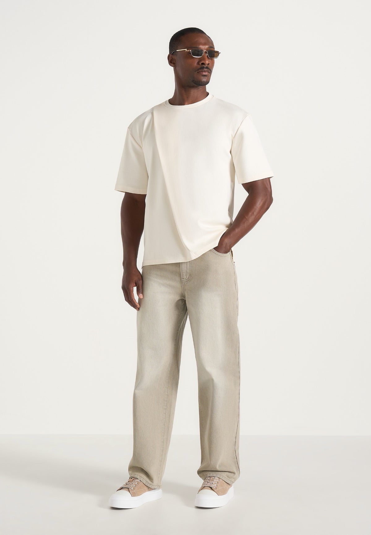 dn002-relaxed-fit-denim-jeans-beige