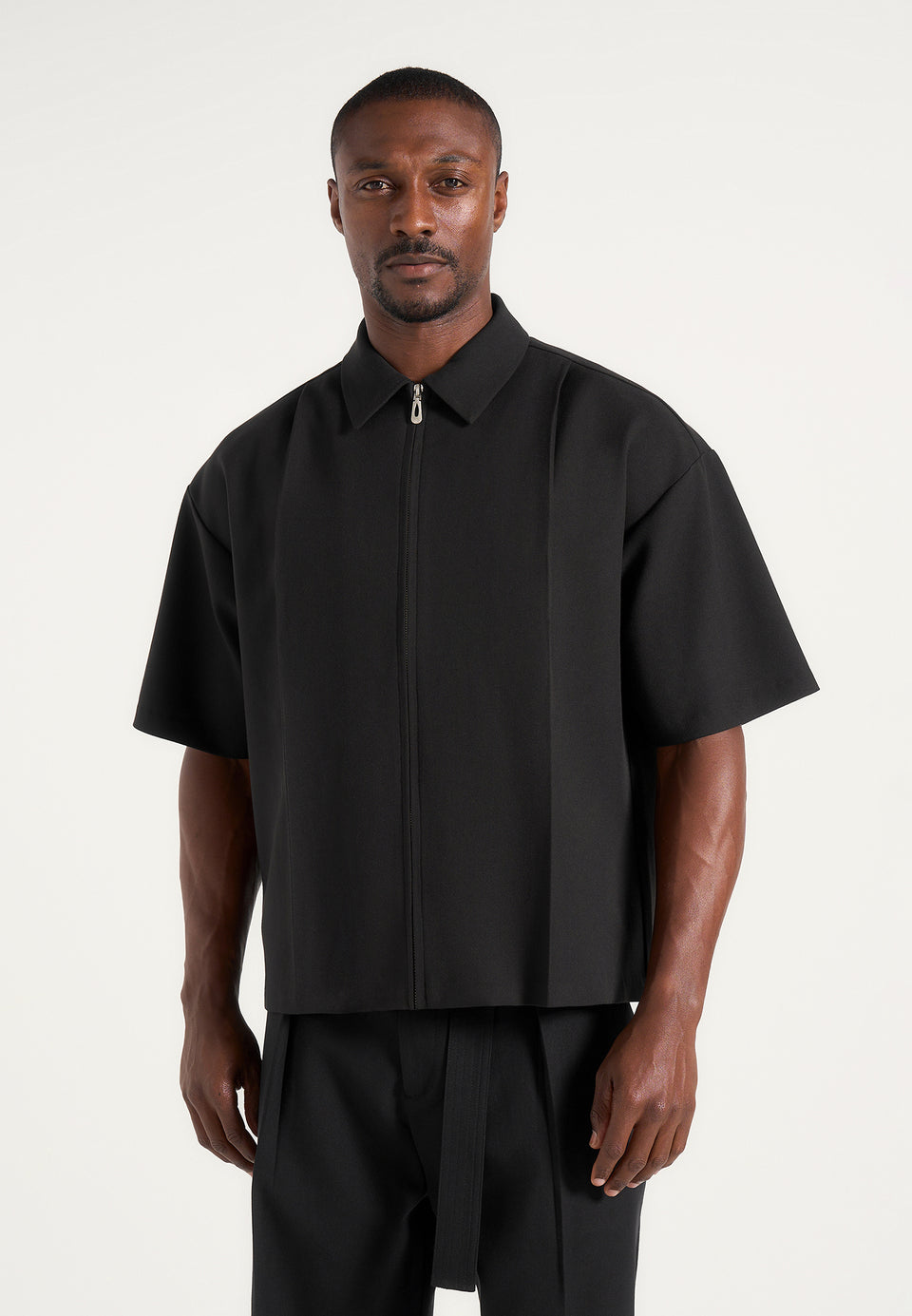 aven-boxy-shirt-with-crease-black