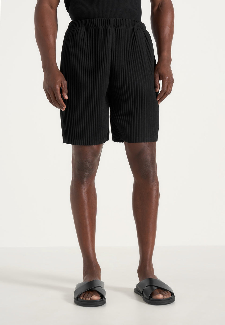 drew-pleated-shorts-black