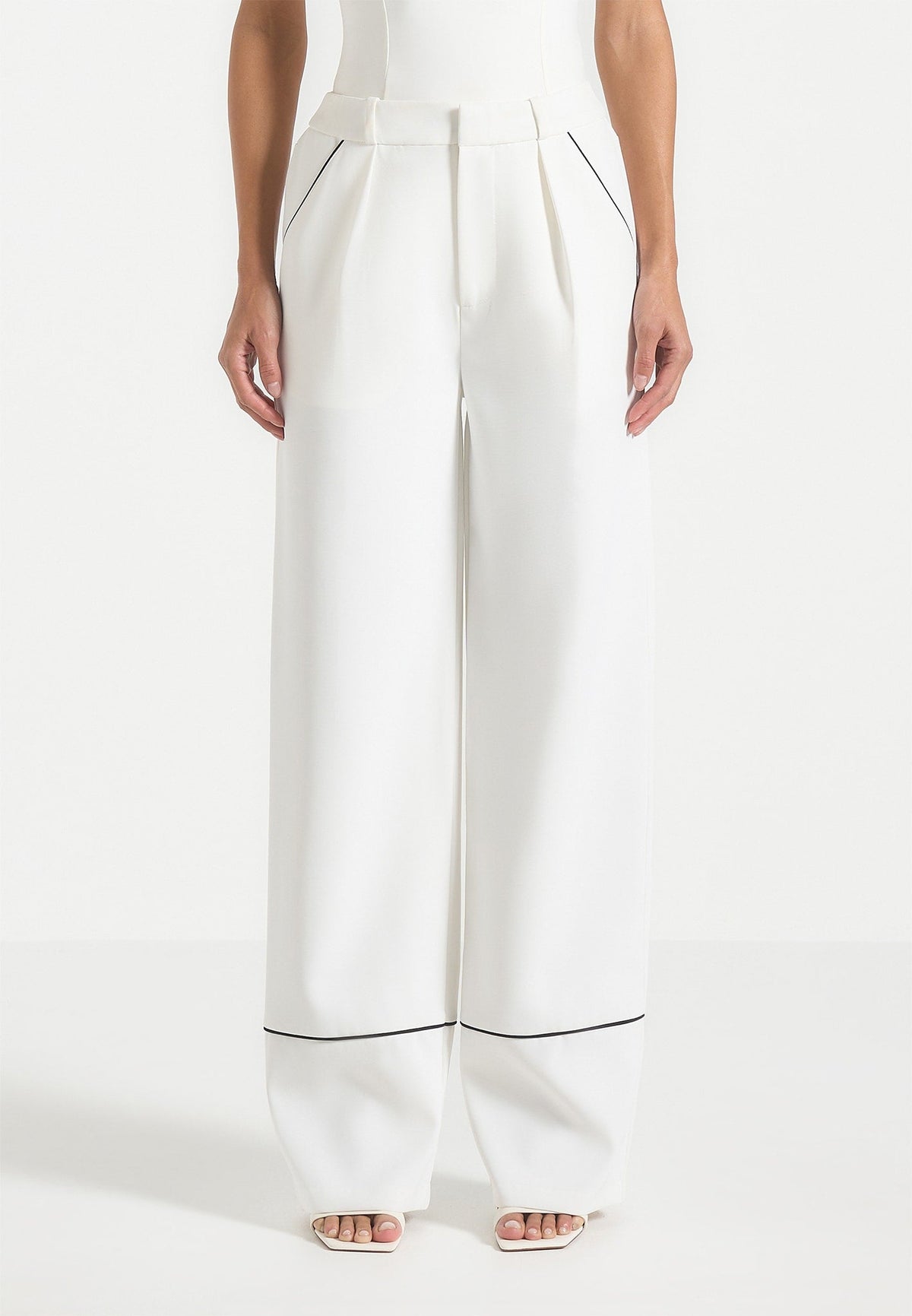 mina-contrast-piped-pleated-trousers-white-black