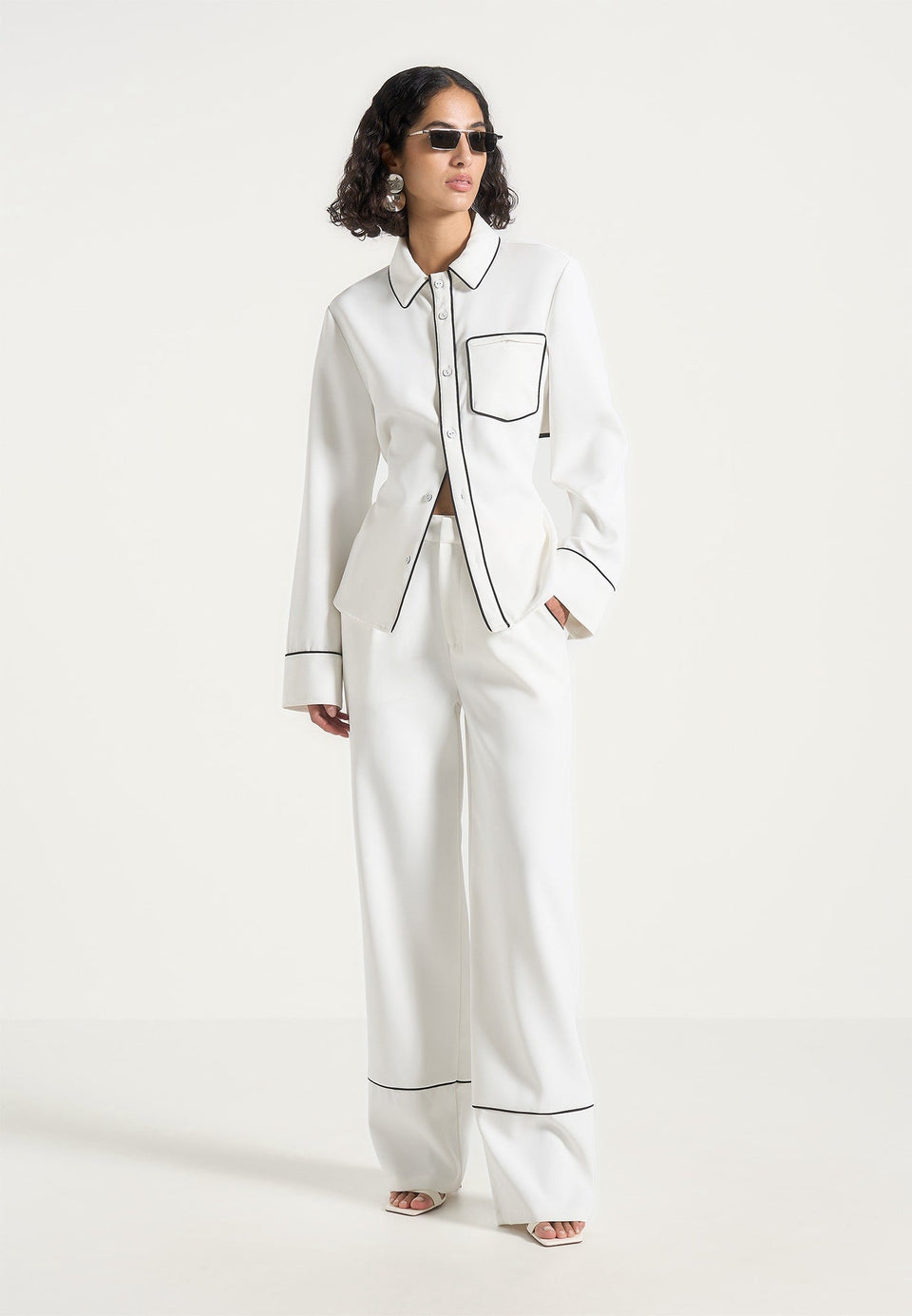contrast-piped-backless-tie-shirt-white-black