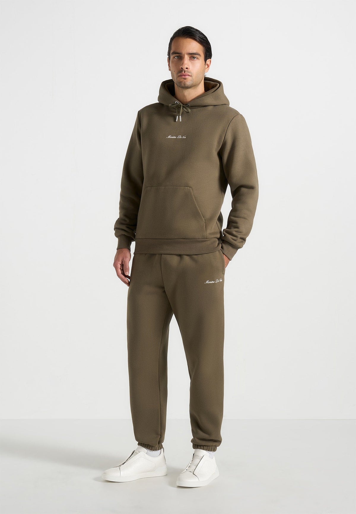 js005-signature-regular-fit-cuffed-joggers-olive