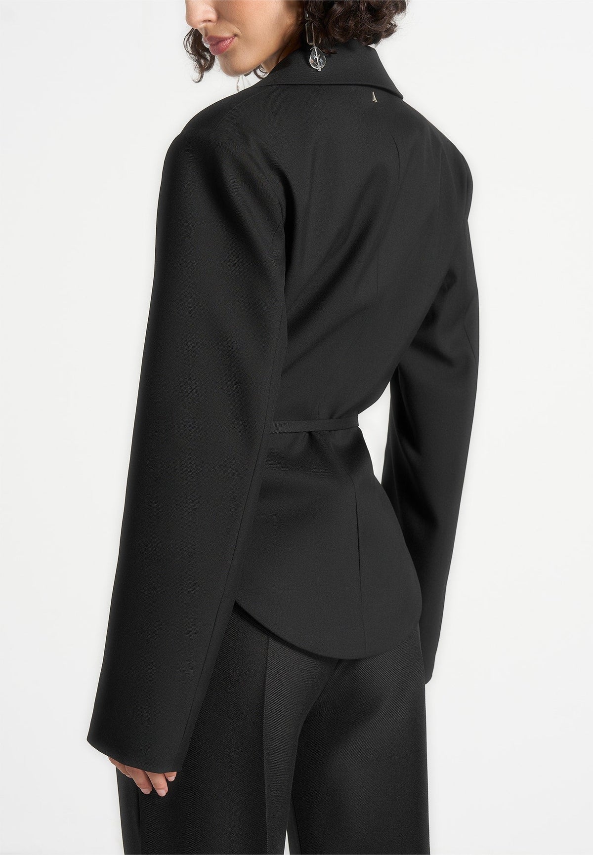 yuna-plunge-tailored-blazer-with-belt-black