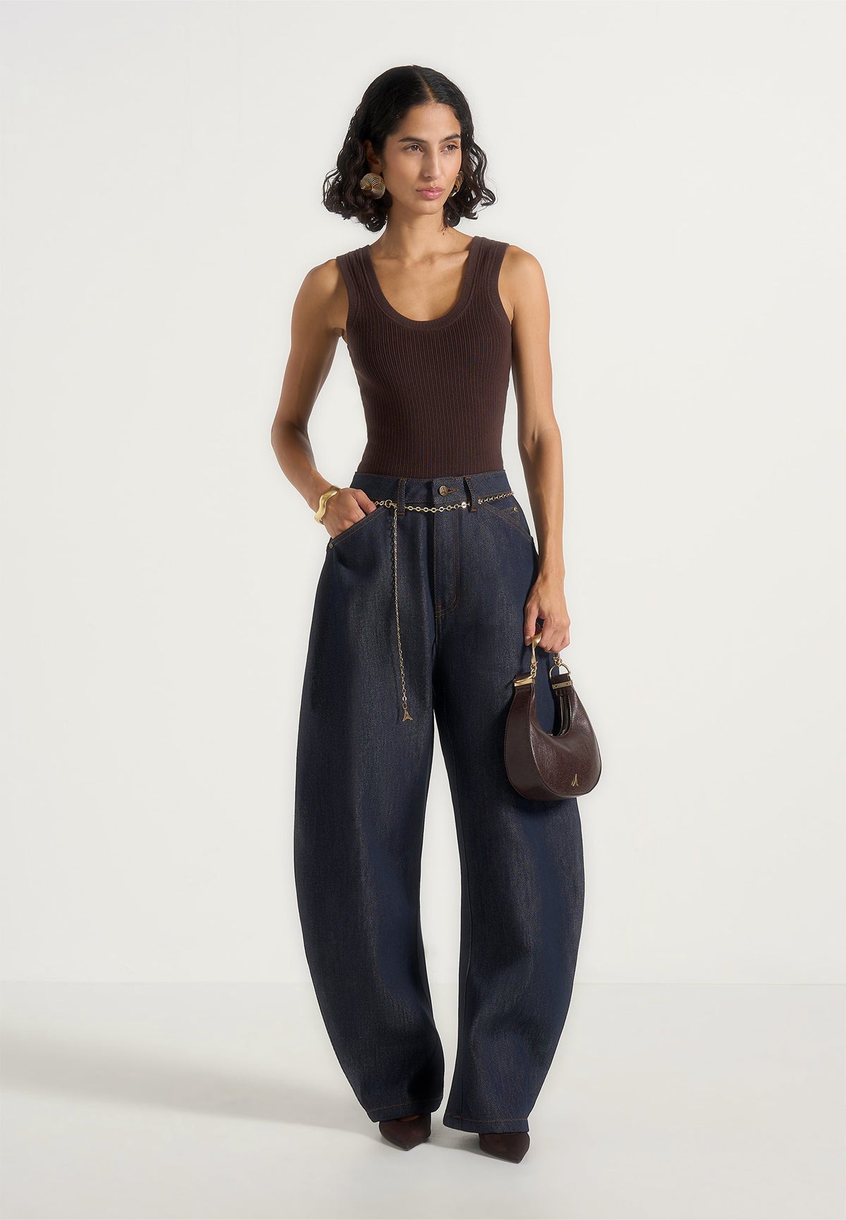 enora-hourglass-jean-with-chain-indigo