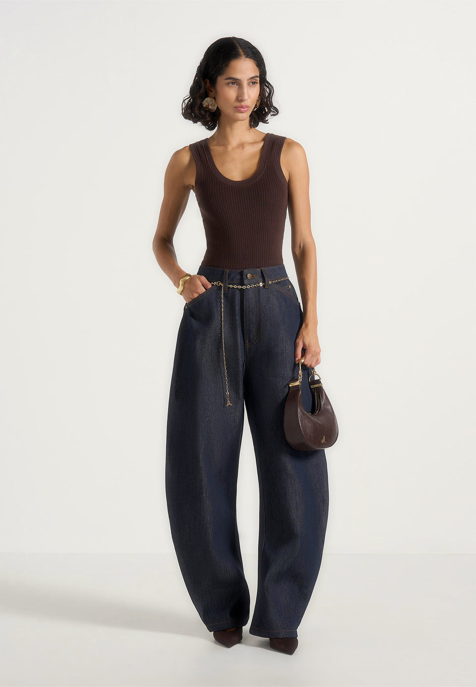 enora-hourglass-jean-with-chain-indigo