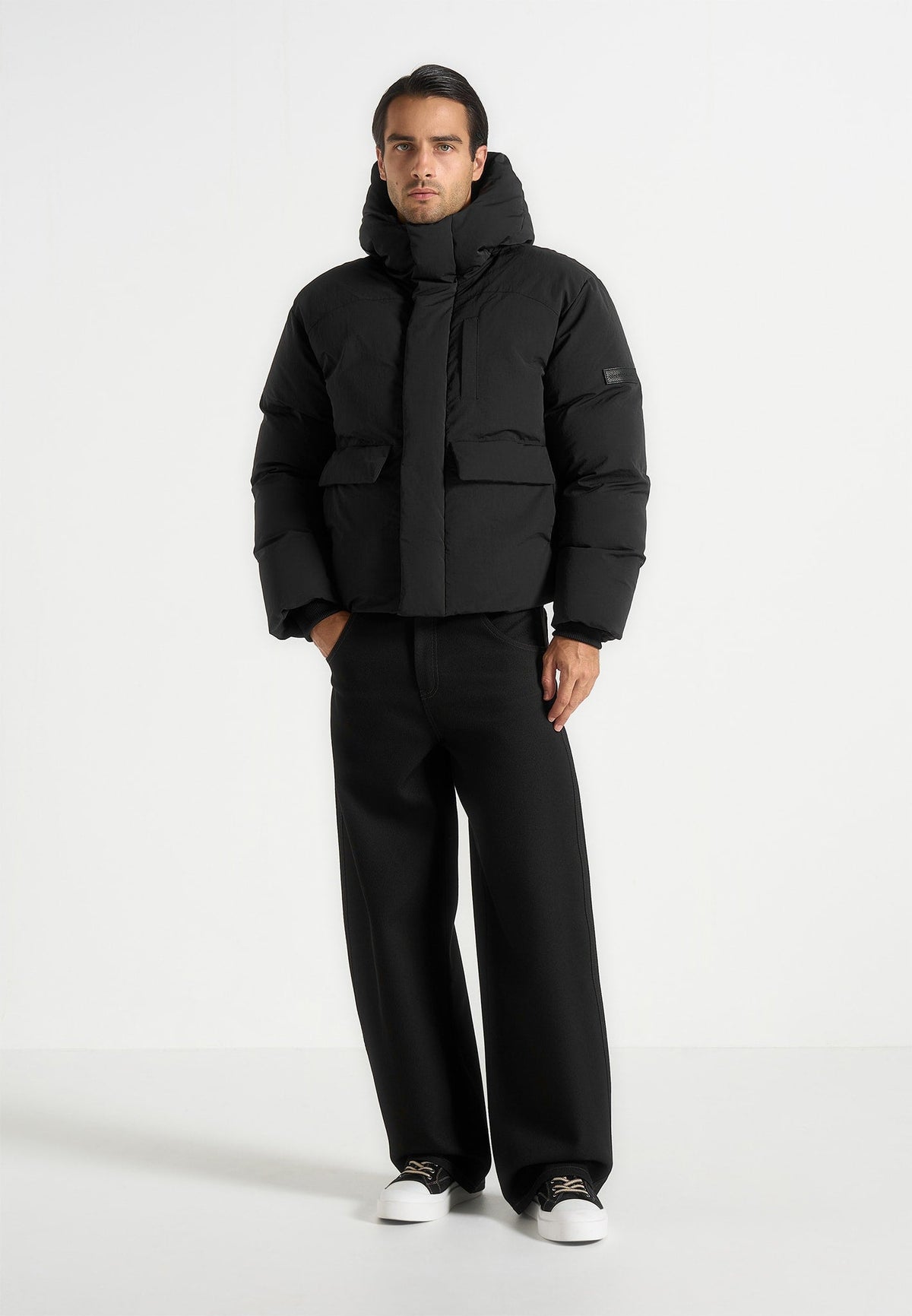 casey-unisex-minimal-raglan-puffer-jacket-black