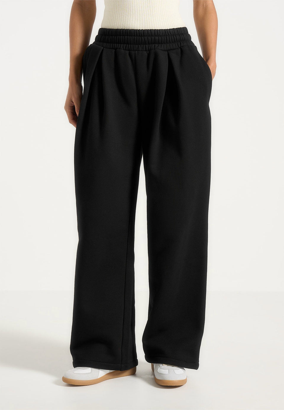 fanny-straight-leg-box-pleat-joggers-black