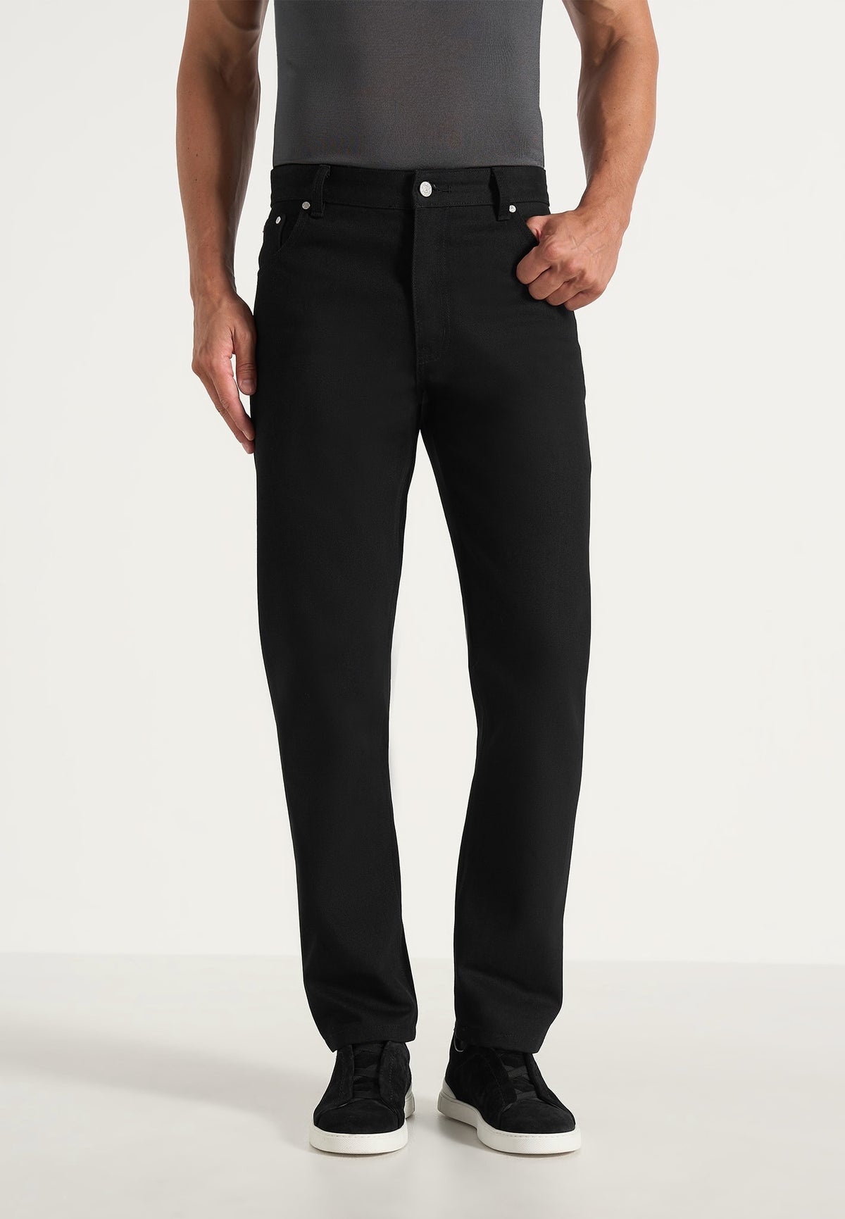 DN001 - Tapered Fit Denim Jeans - Black