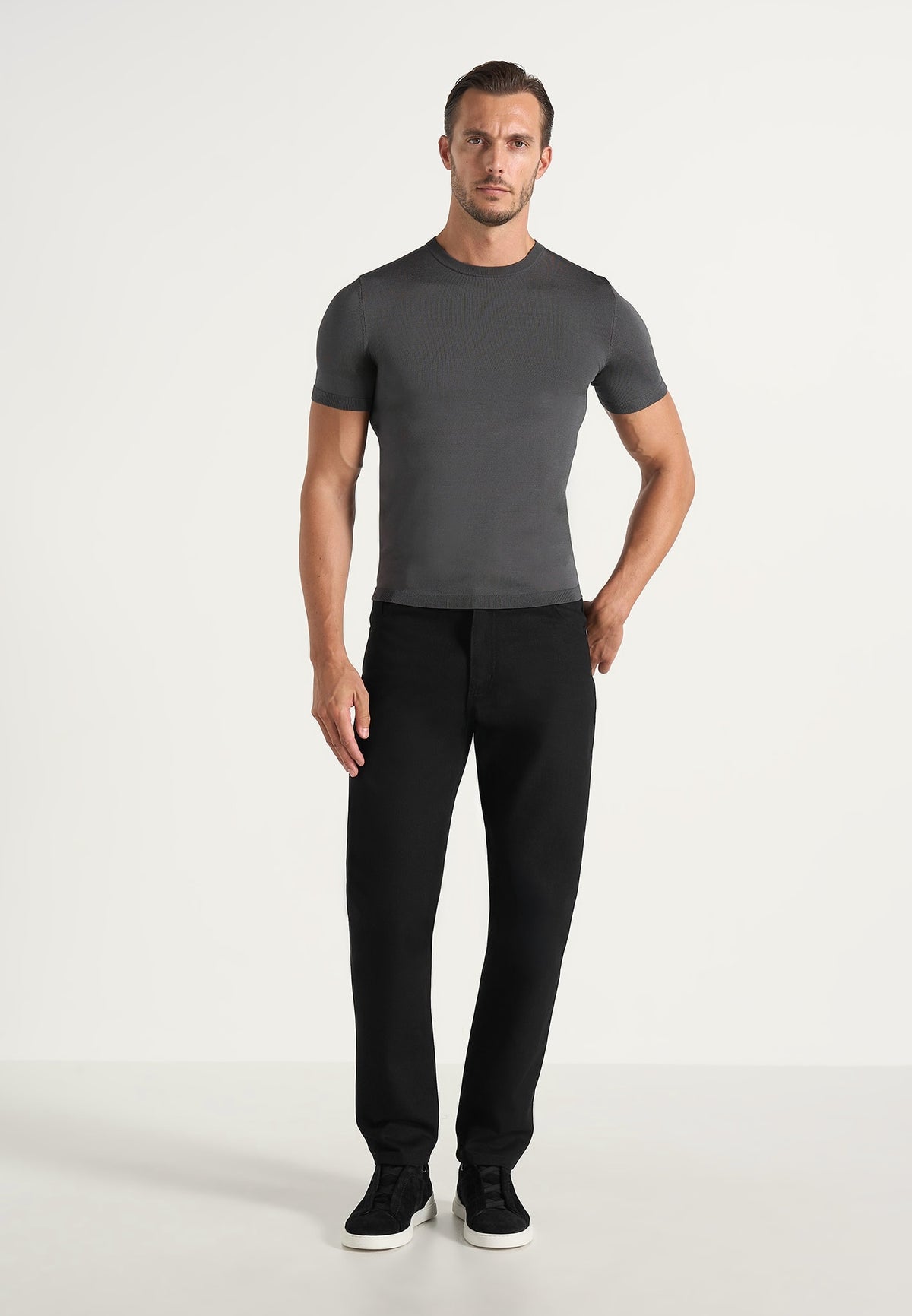 dn001-tapered-fit-denim-jeans-black