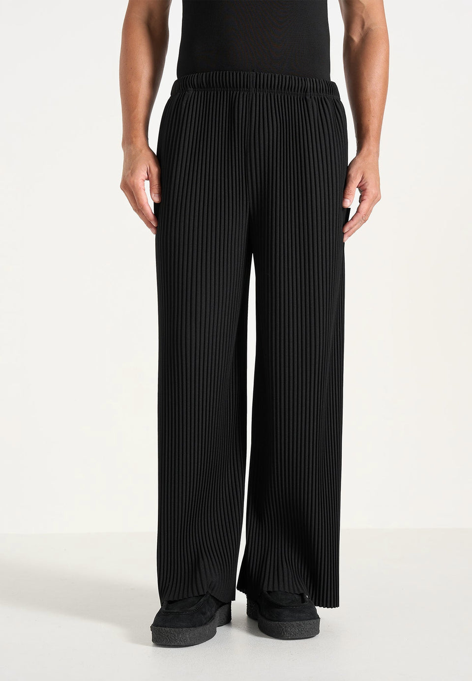 Jonas - Pleated Wide Leg Trousers - Black
