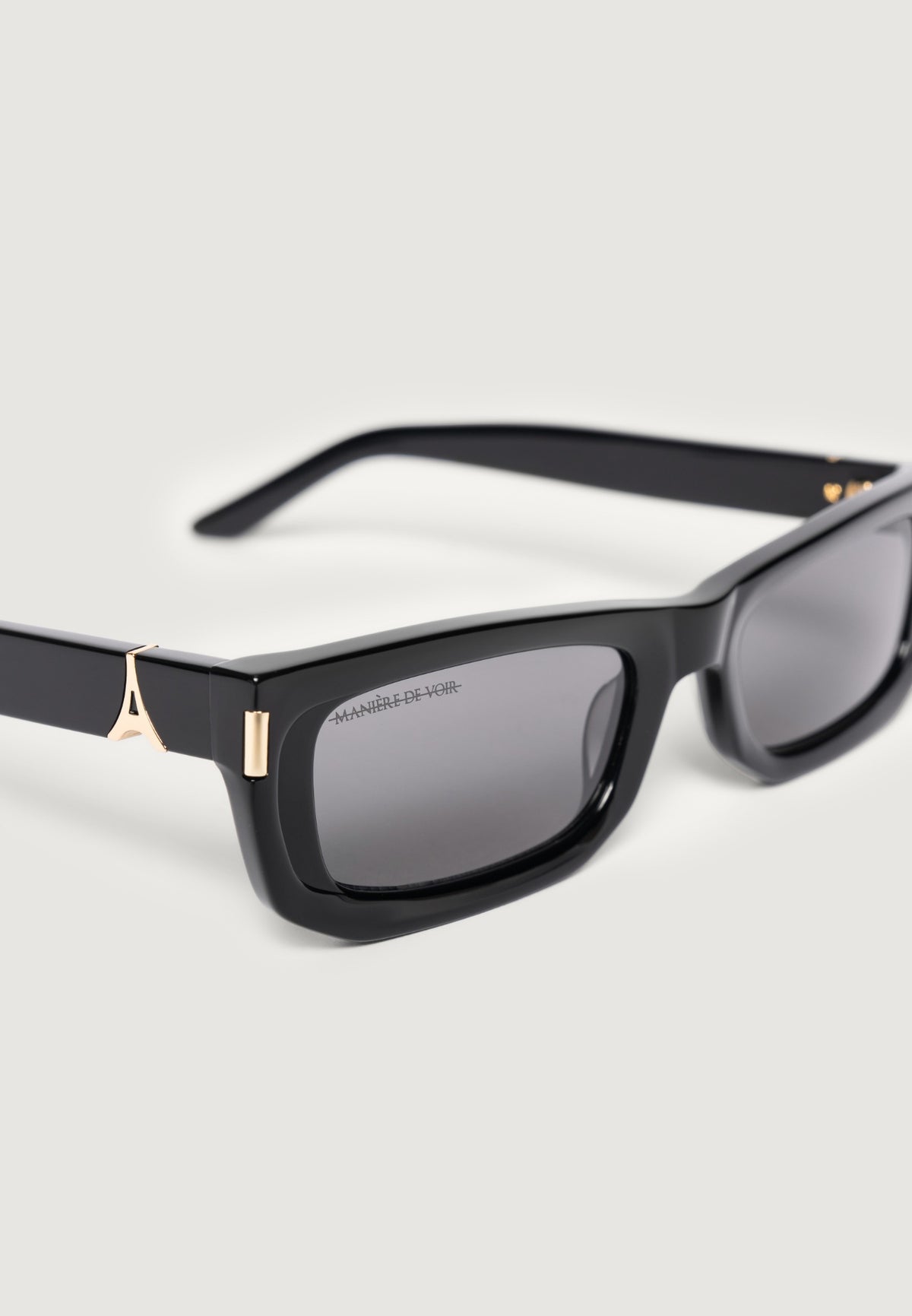 milan-curved-frame-sunglasses-black