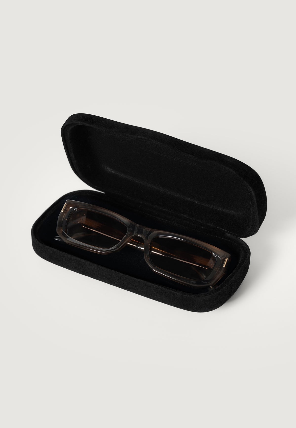 milan-curved-frame-sunglasses-brown