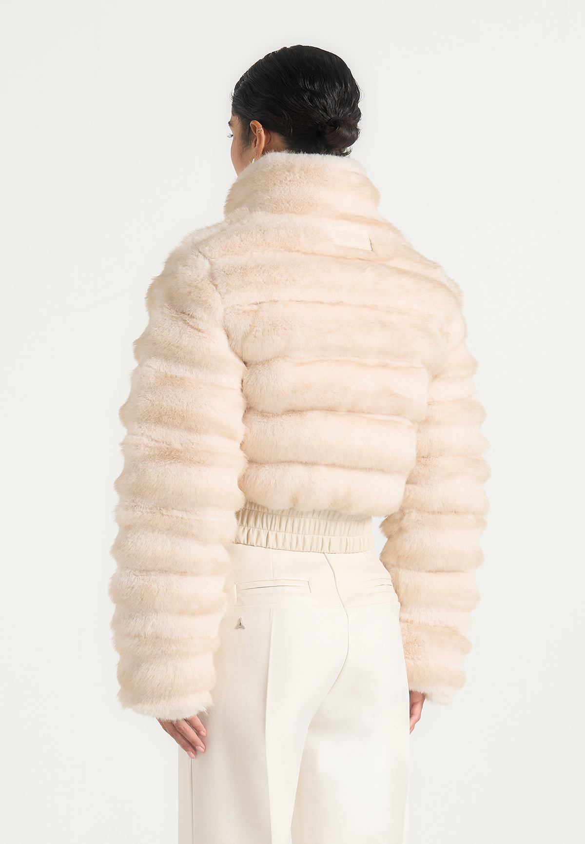 Ama - Plush Cropped Puffer Jacket - Ivory