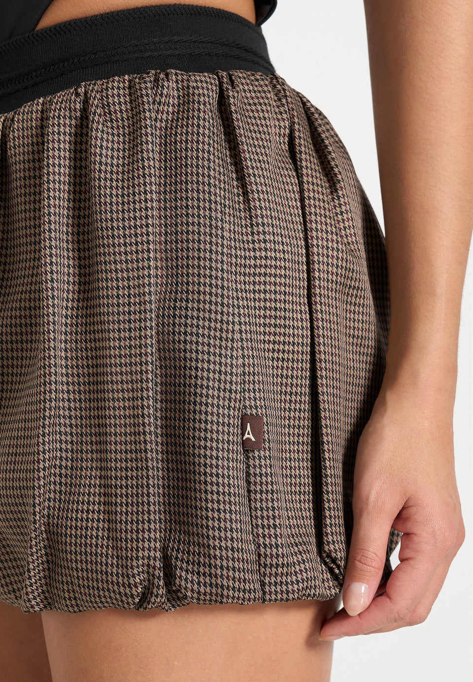 zoe-houndstooth-balloon-shorts-brown