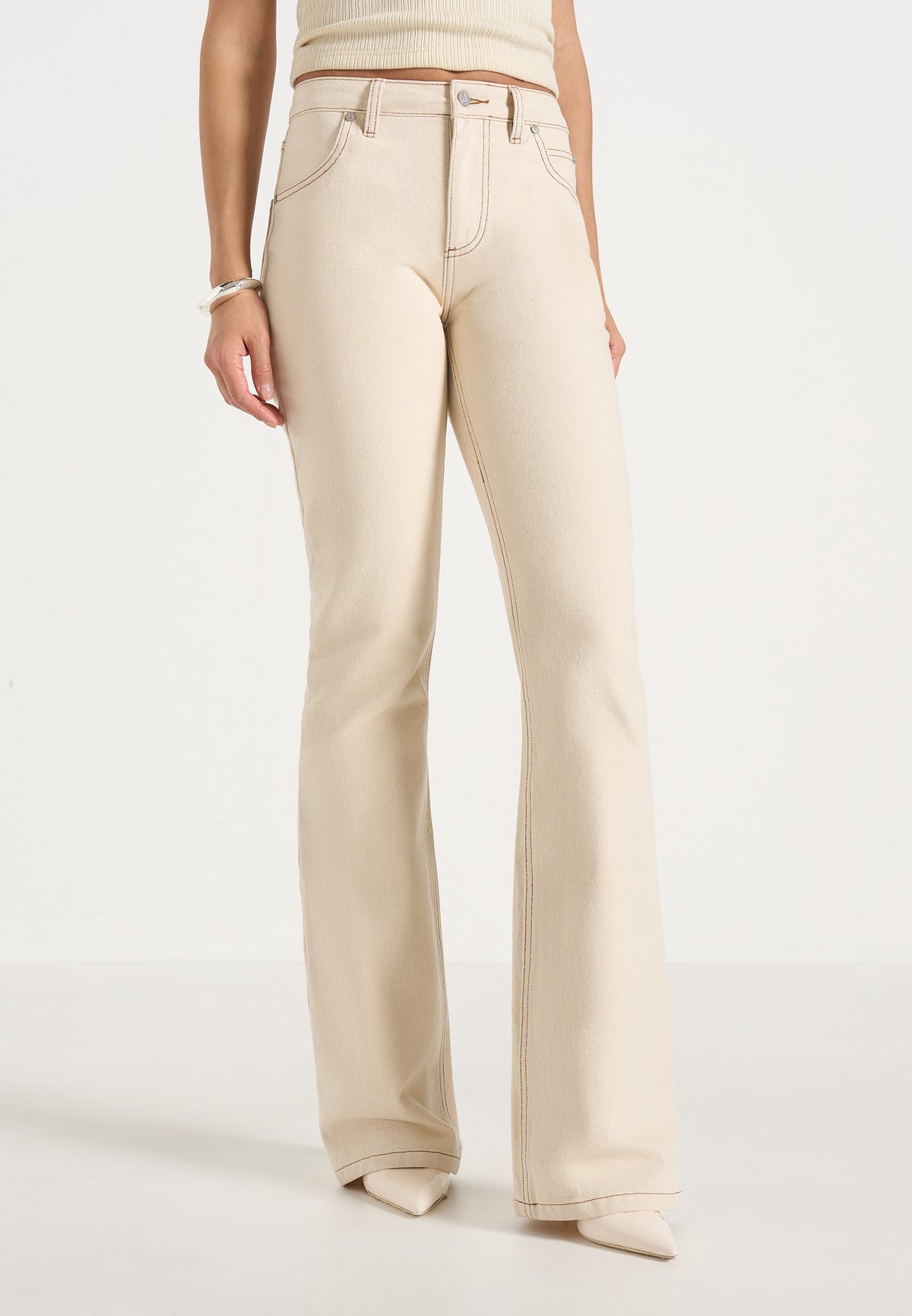 Abbie - Stacked Fit And Flare Jeans - Cream