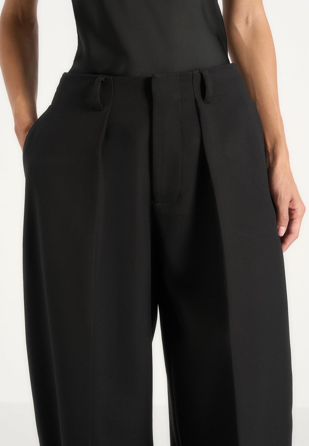 Kylie - Barrel Leg Press Crease Wool-Blend Pants - Black