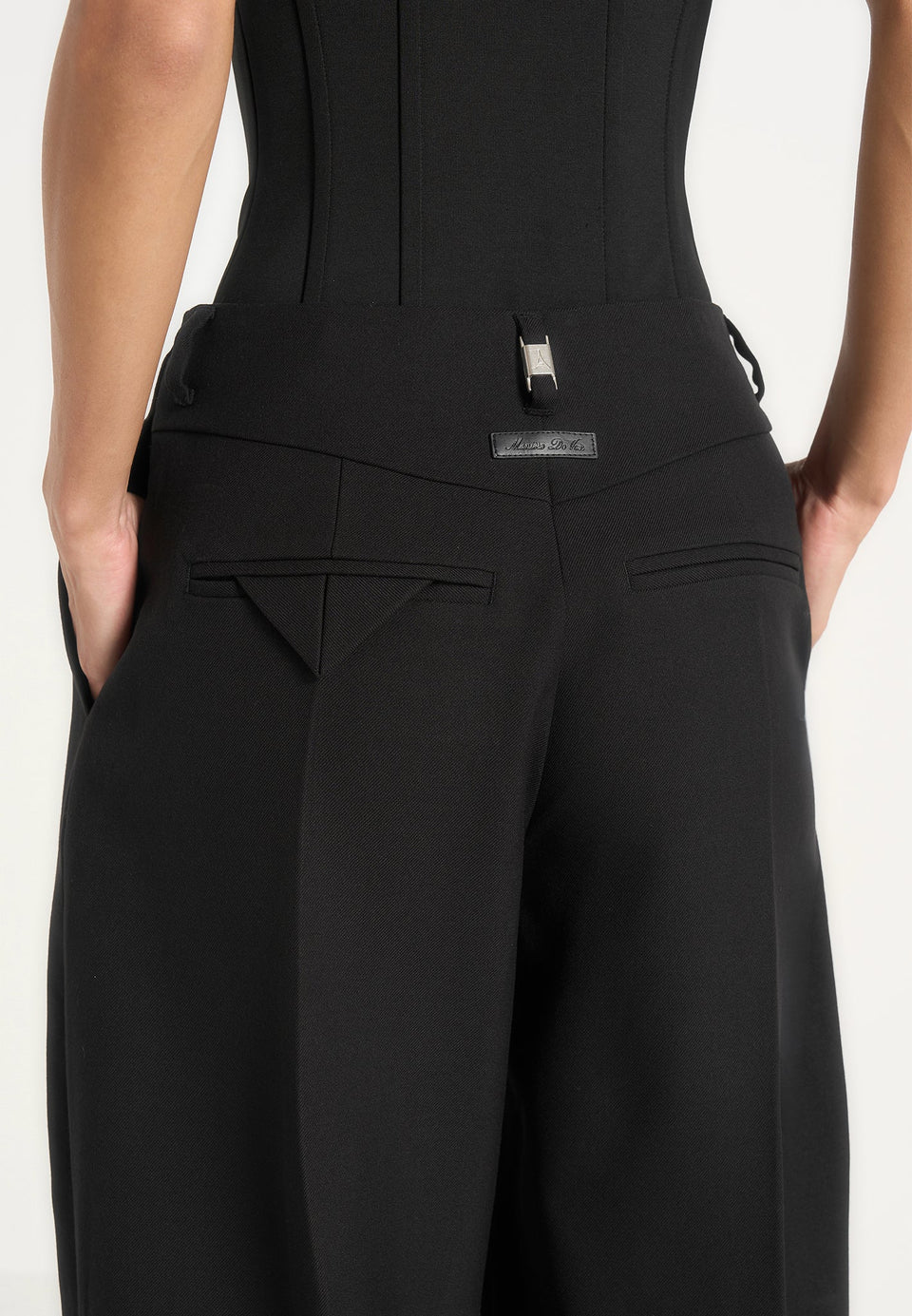Kylie - Barrel Leg Press Crease Wool-Blend Pants - Black