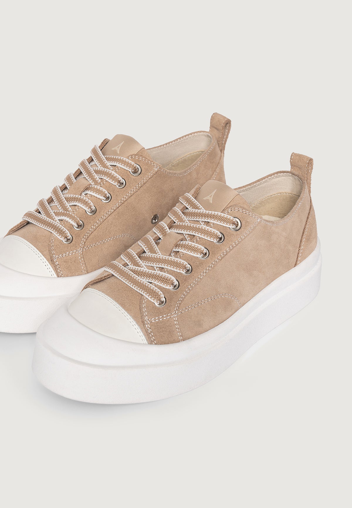 womens-vienna-suede-contrast-stitch-sneaker-beige