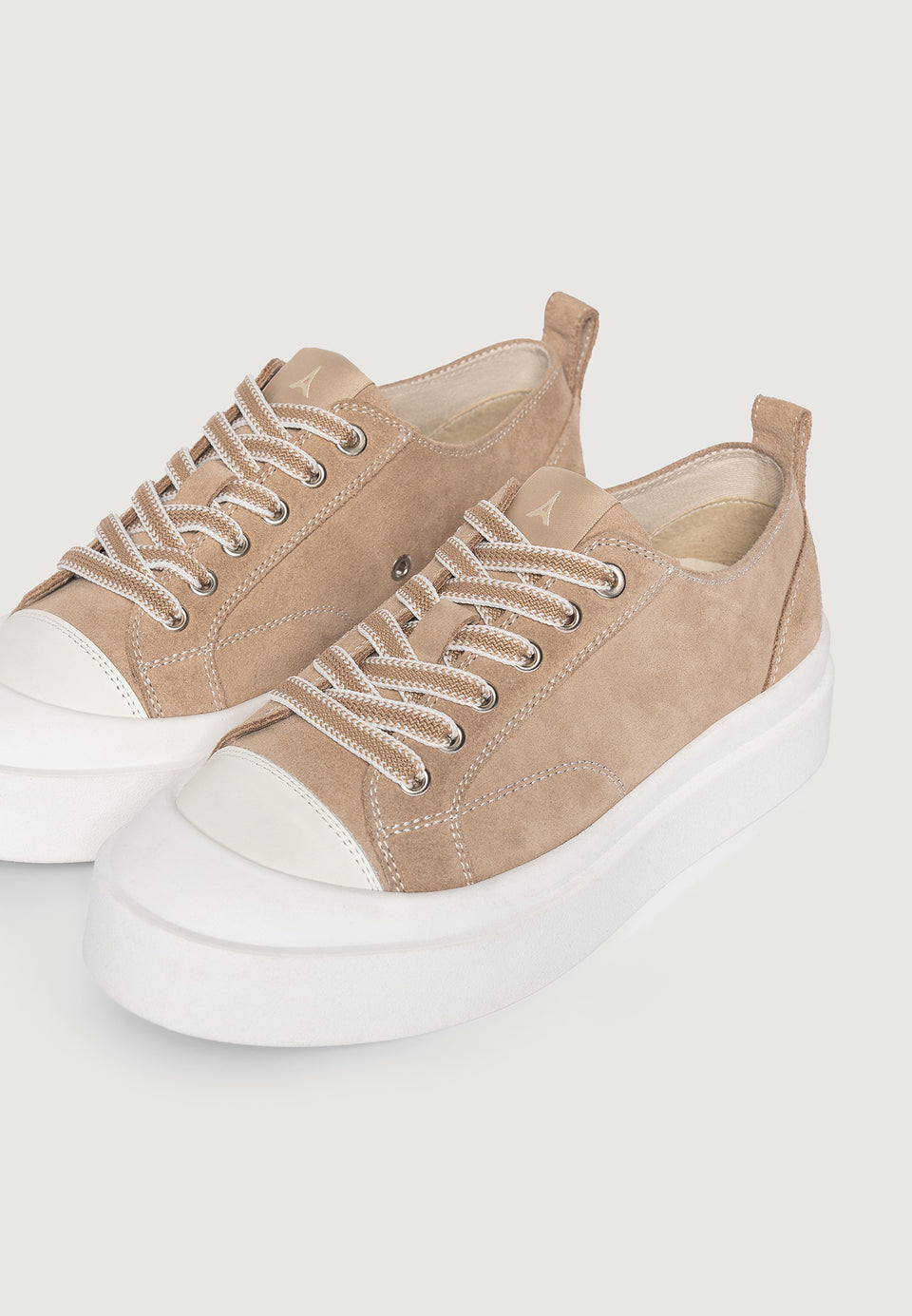 womens-vienna-suede-contrast-stitch-sneaker-beige