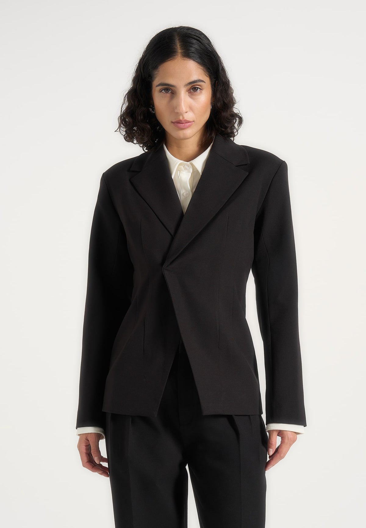 Beatrice - Tailored Cinched Wool-Blend Blazer - Black