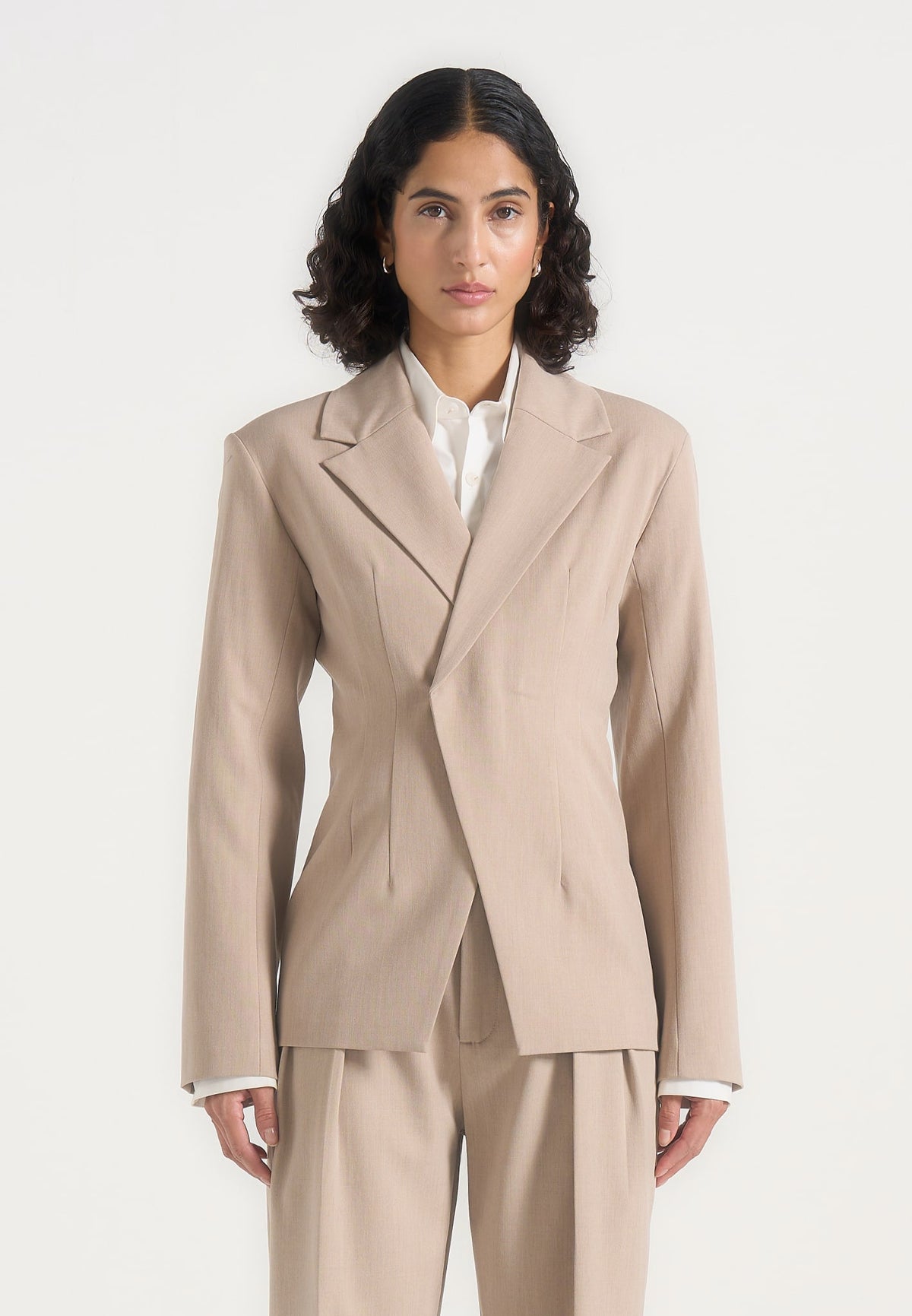 beatrice-tailored-cinched-blazer-beige