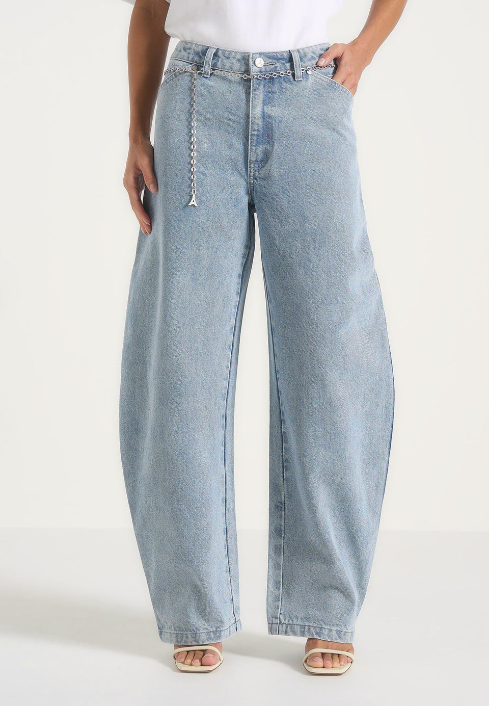 enora-hourglass-jean-with-chain-mid-blue