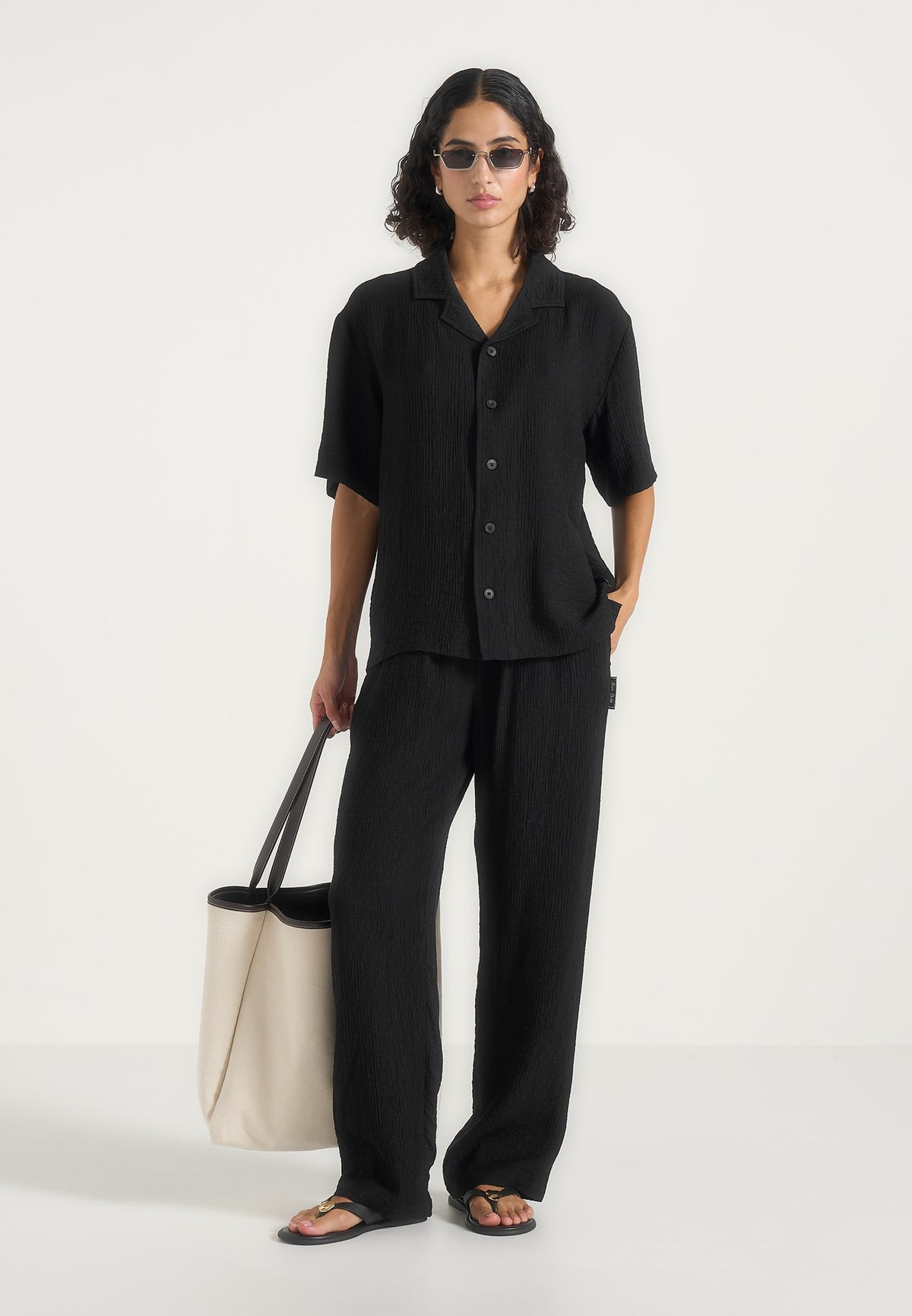 addison-unisex-textured-relaxed-fit-trousers-black