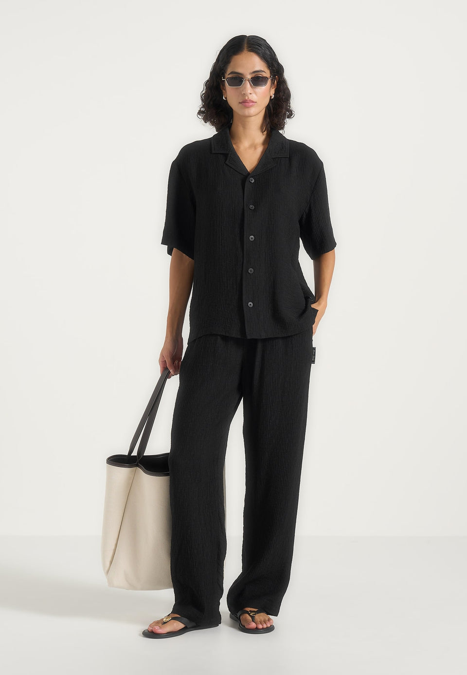 addison-unisex-textured-relaxed-fit-trousers-black