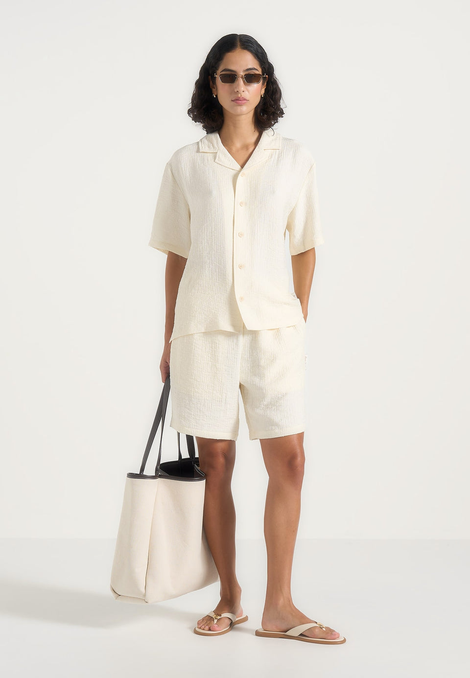 ari-unisex-textured-shorts-cream