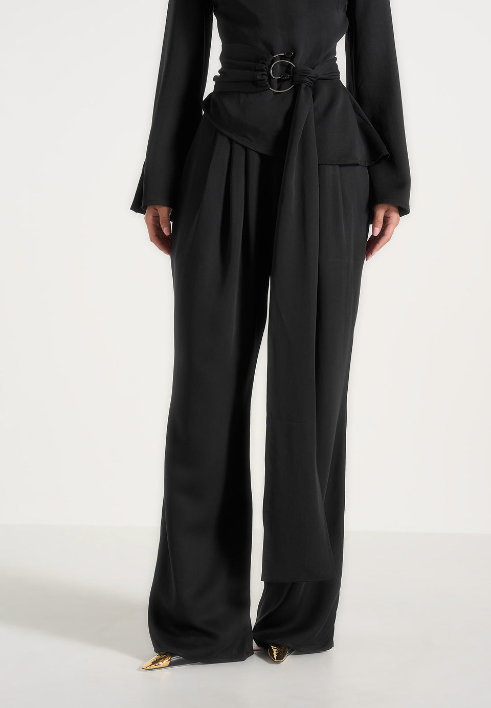 aurore-mock-neck-ring-belt-pleated-leg-jumpsuit-black