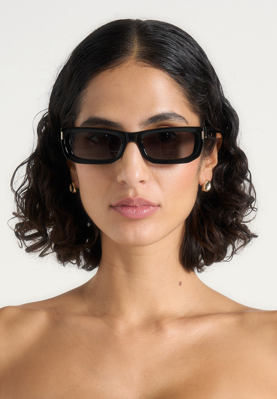 milan-curved-frame-sunglasses-black
