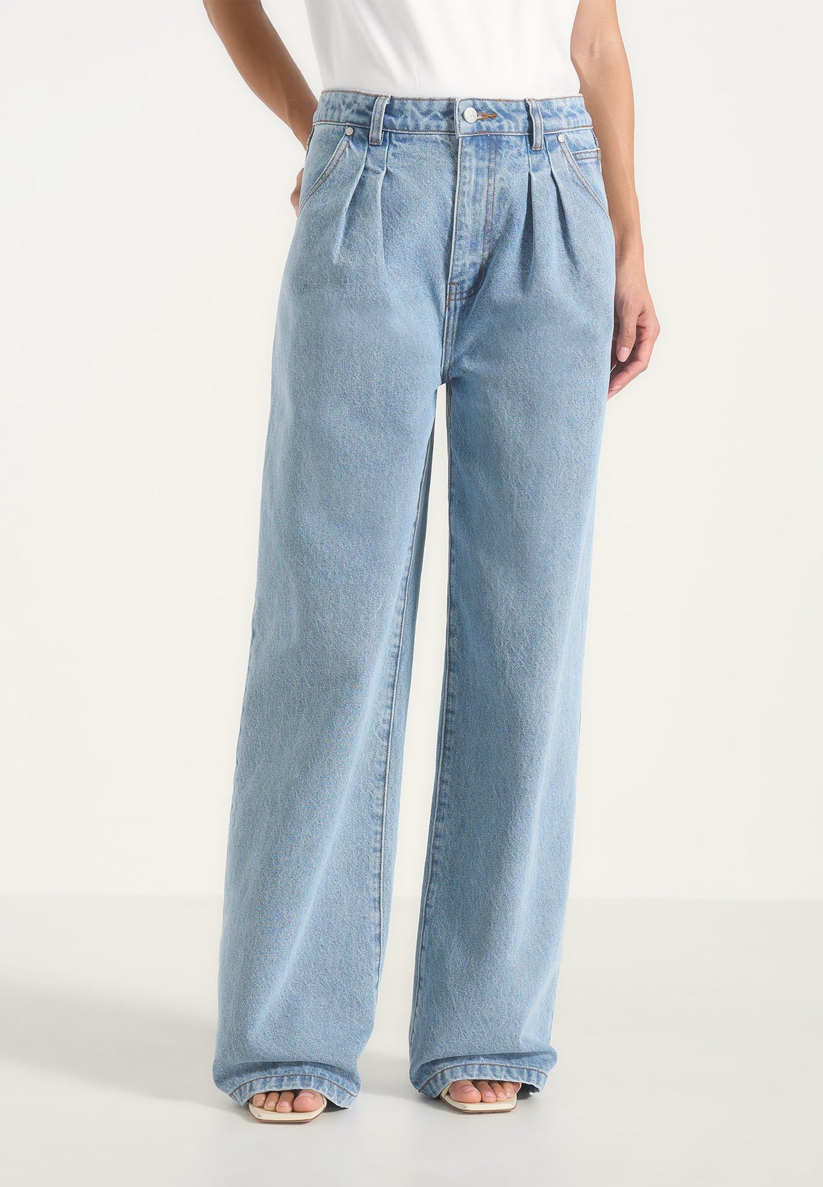 Lucy - Twin Pleat Wide-Leg Denim Jeans - Mid Blue