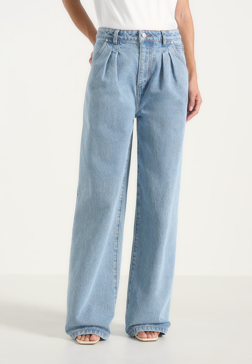 twin-pleat-denim-jeans-mid-wash