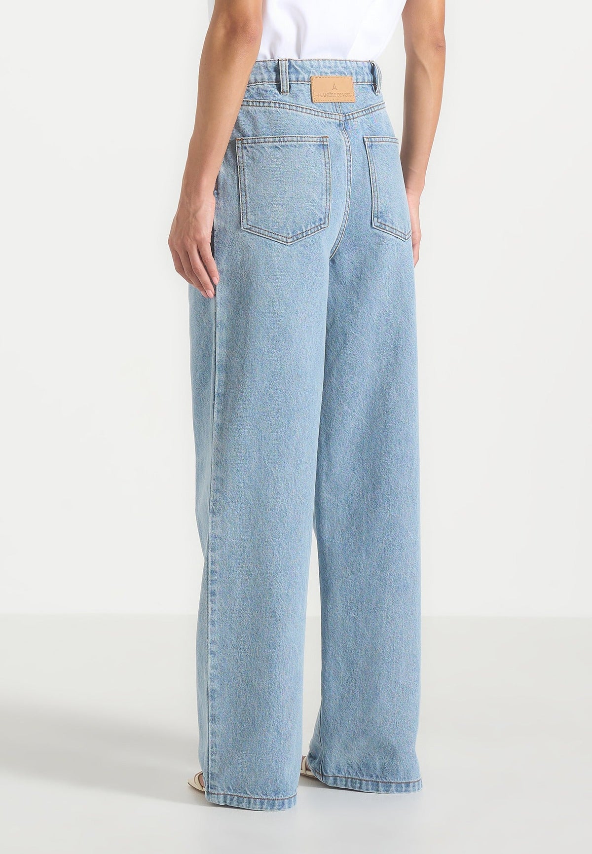 twin-pleat-denim-jeans-mid-wash