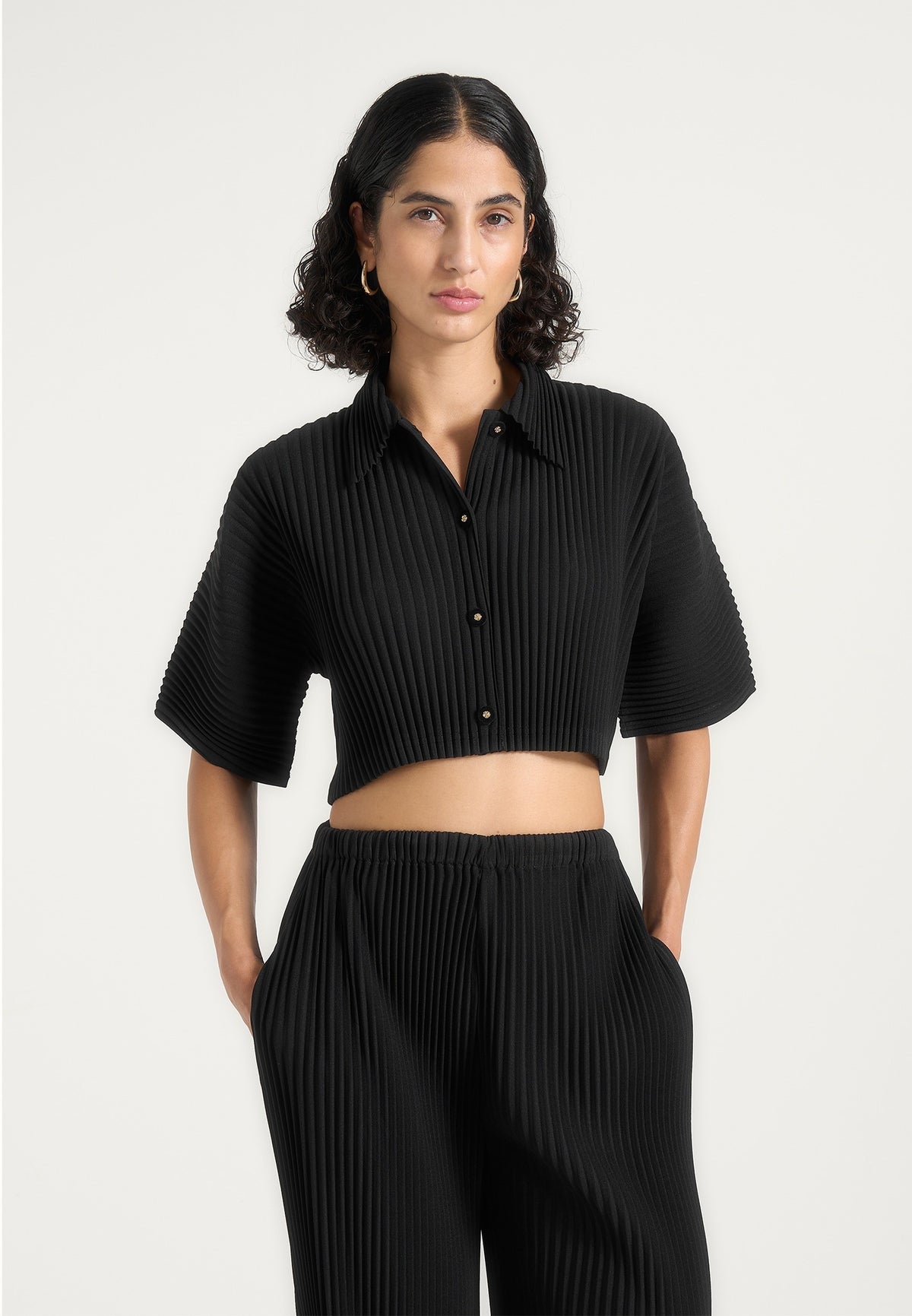 Mona - Cropped Pleated Short-Sleeve Shirt - Black