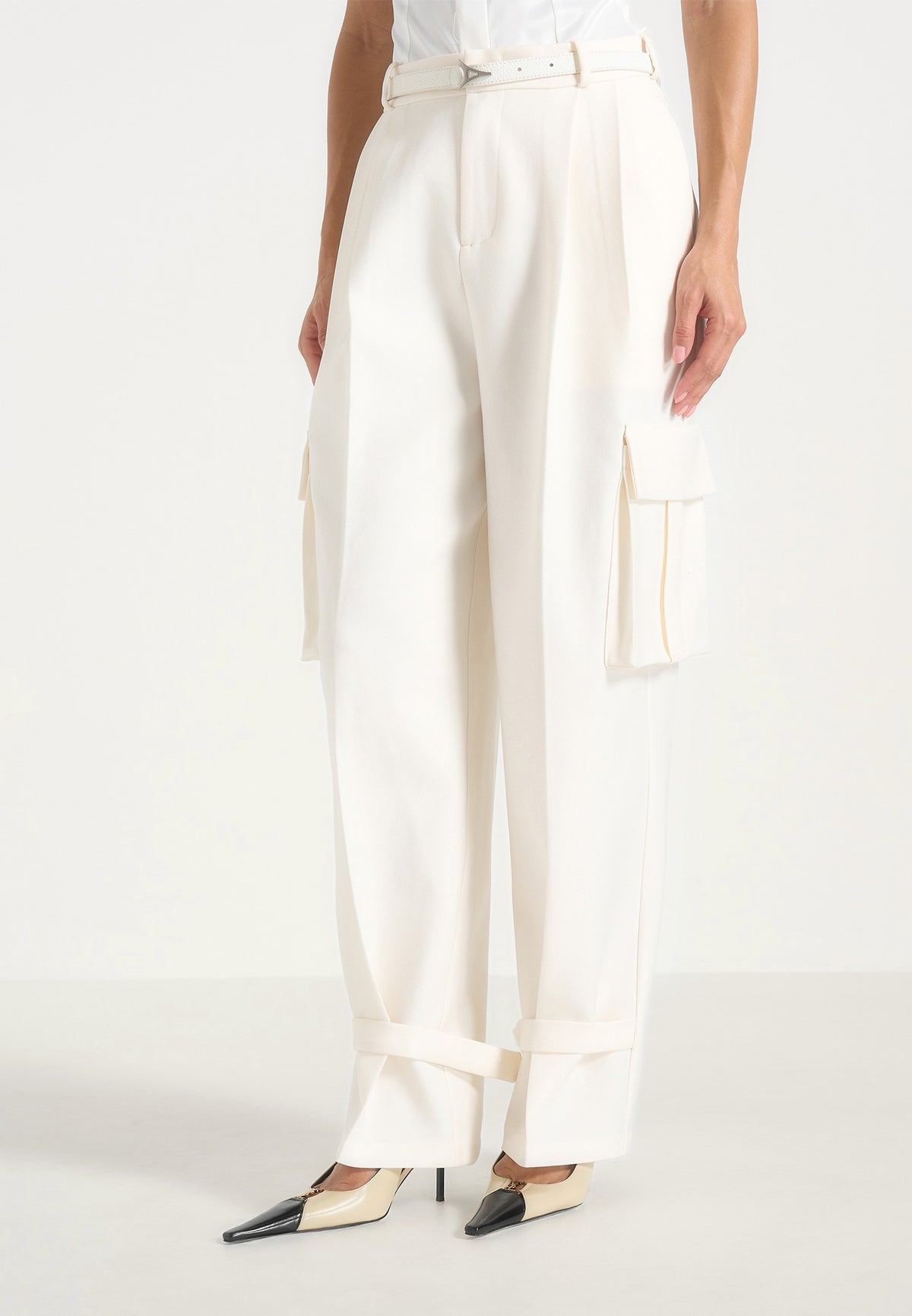 Danielle - Tailored Pleated Cargo Pants - Off White