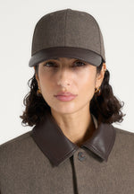 Ellis - Textured Tailored Cap With Leather Brim - Taupe