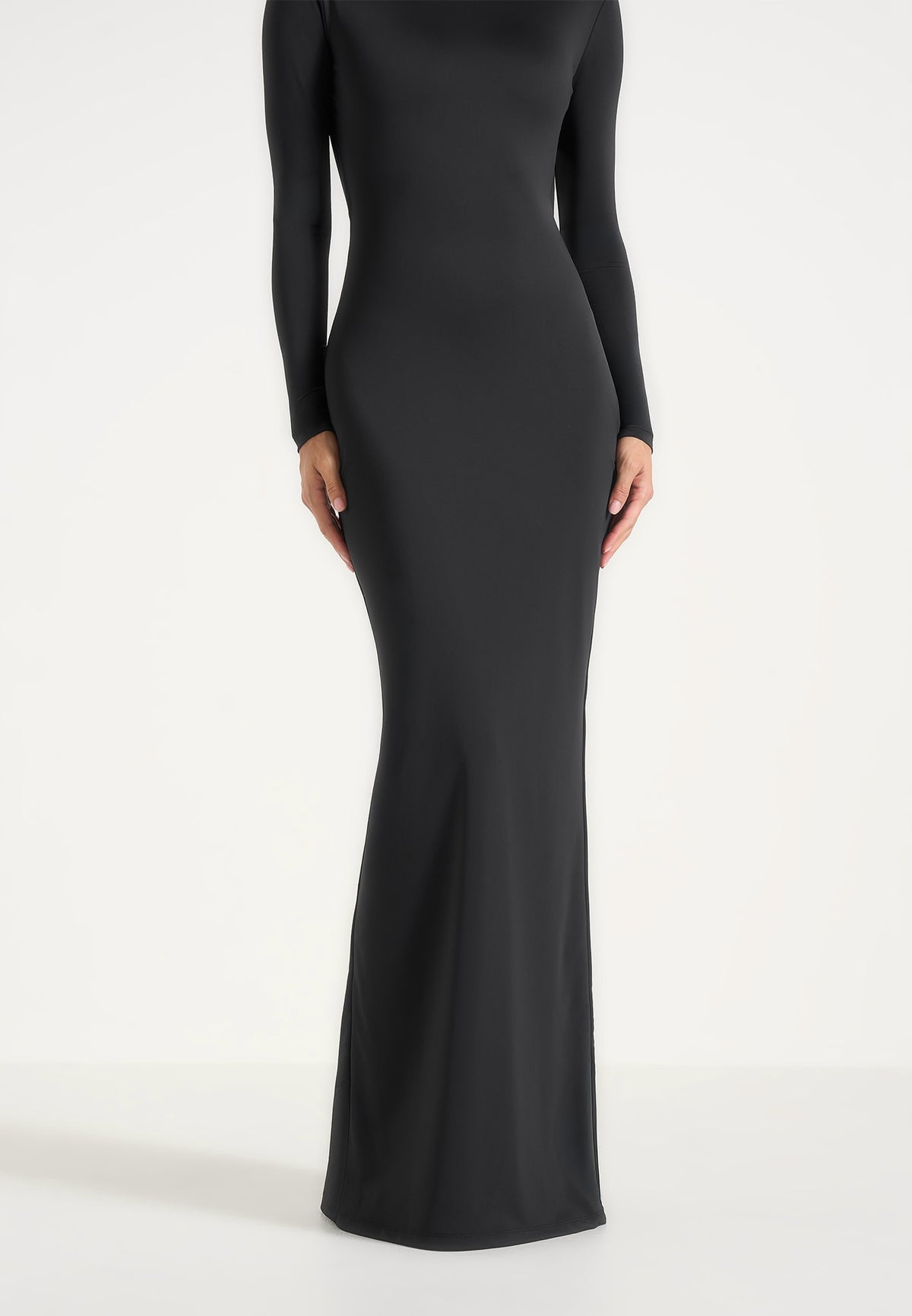 Tilly - Open Back Chain Detail Maxi Dress - Black