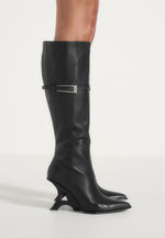 L'Eiffel - Pointed Knee High Leather Boot With Buckle - Black